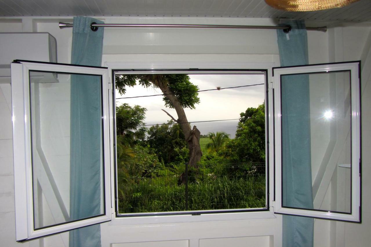 Or Bleu-Bungalow Volcan Soufriere-Vue Sur Mer サン・クロード エクステリア 写真