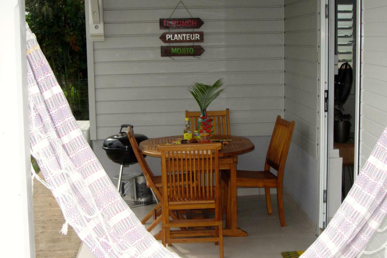 Or Bleu-Bungalow Volcan Soufriere-Vue Sur Mer サン・クロード エクステリア 写真