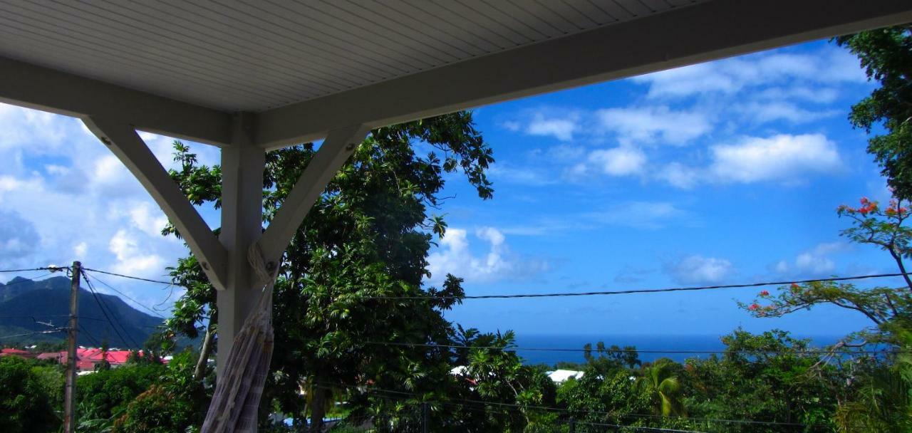 Or Bleu-Bungalow Volcan Soufriere-Vue Sur Mer サン・クロード エクステリア 写真